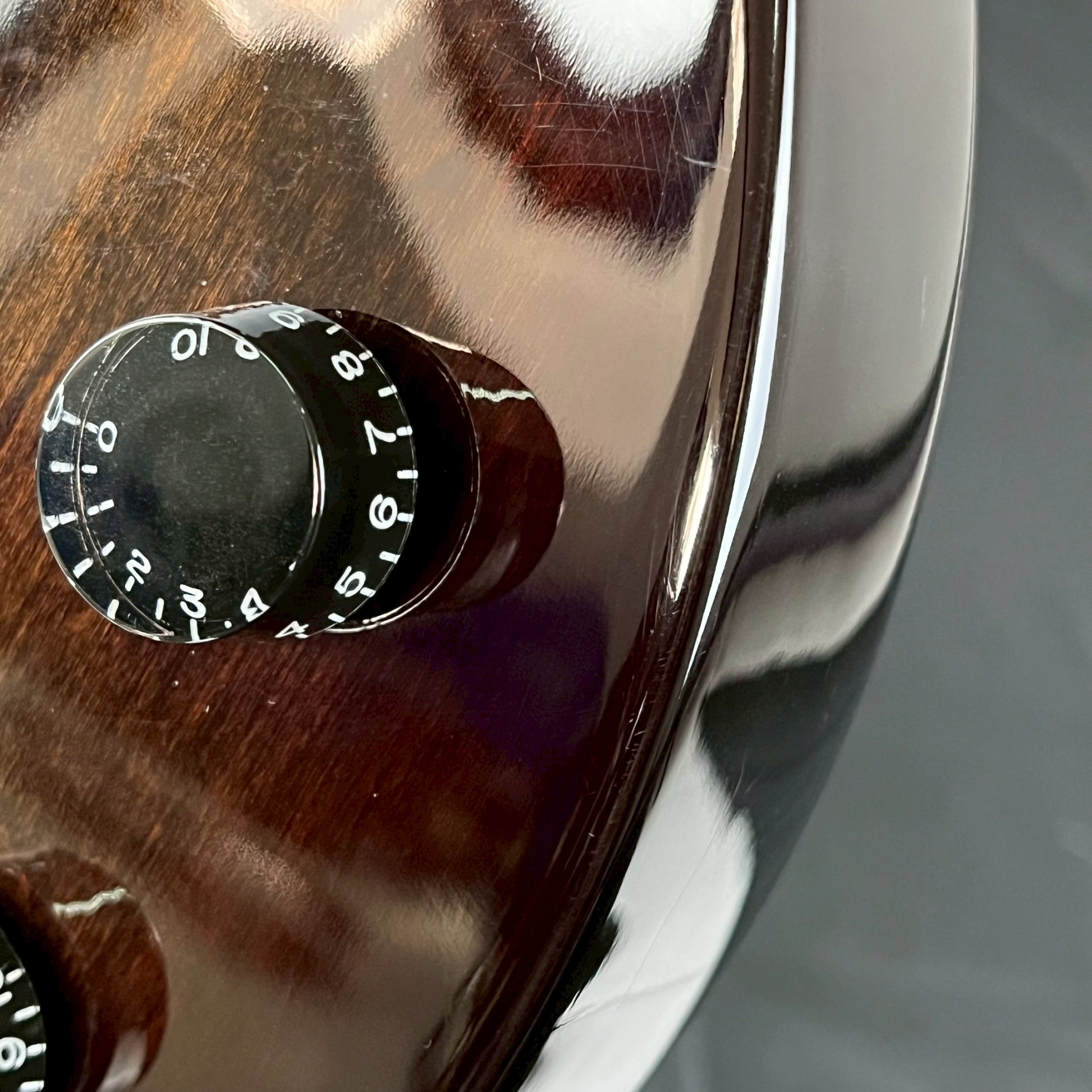 Gibson Les Paul Studio 2018 **คอร้าว**
