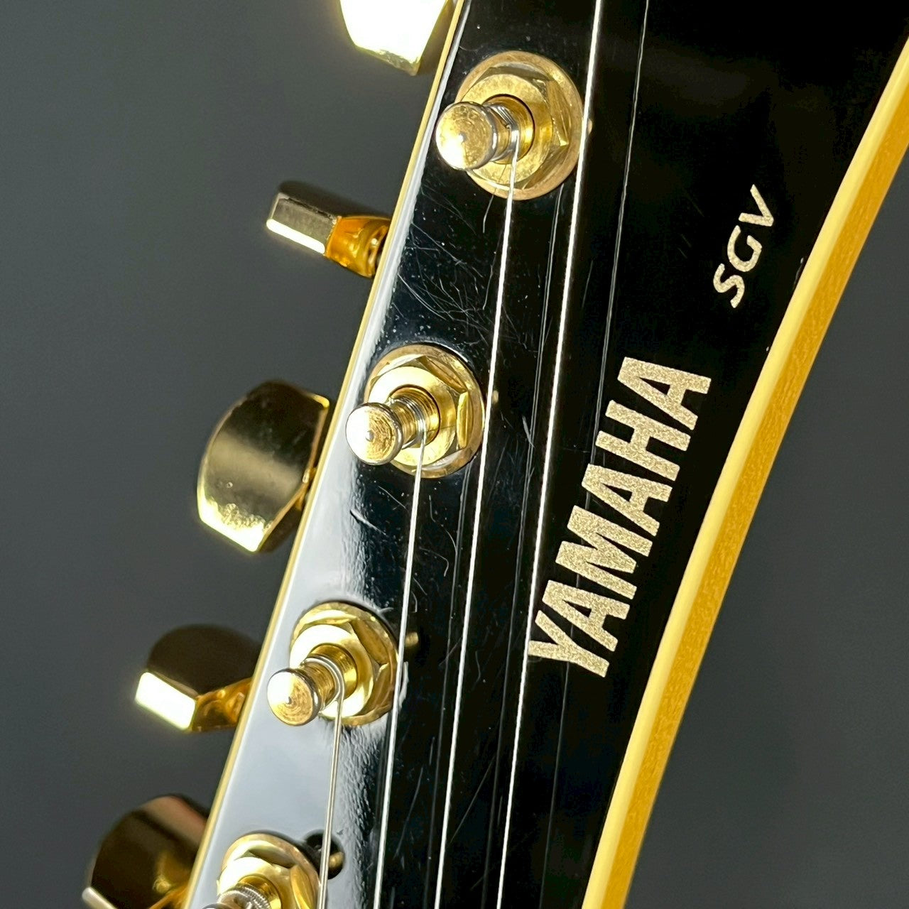 YAMAHA SGV700 Sunburst