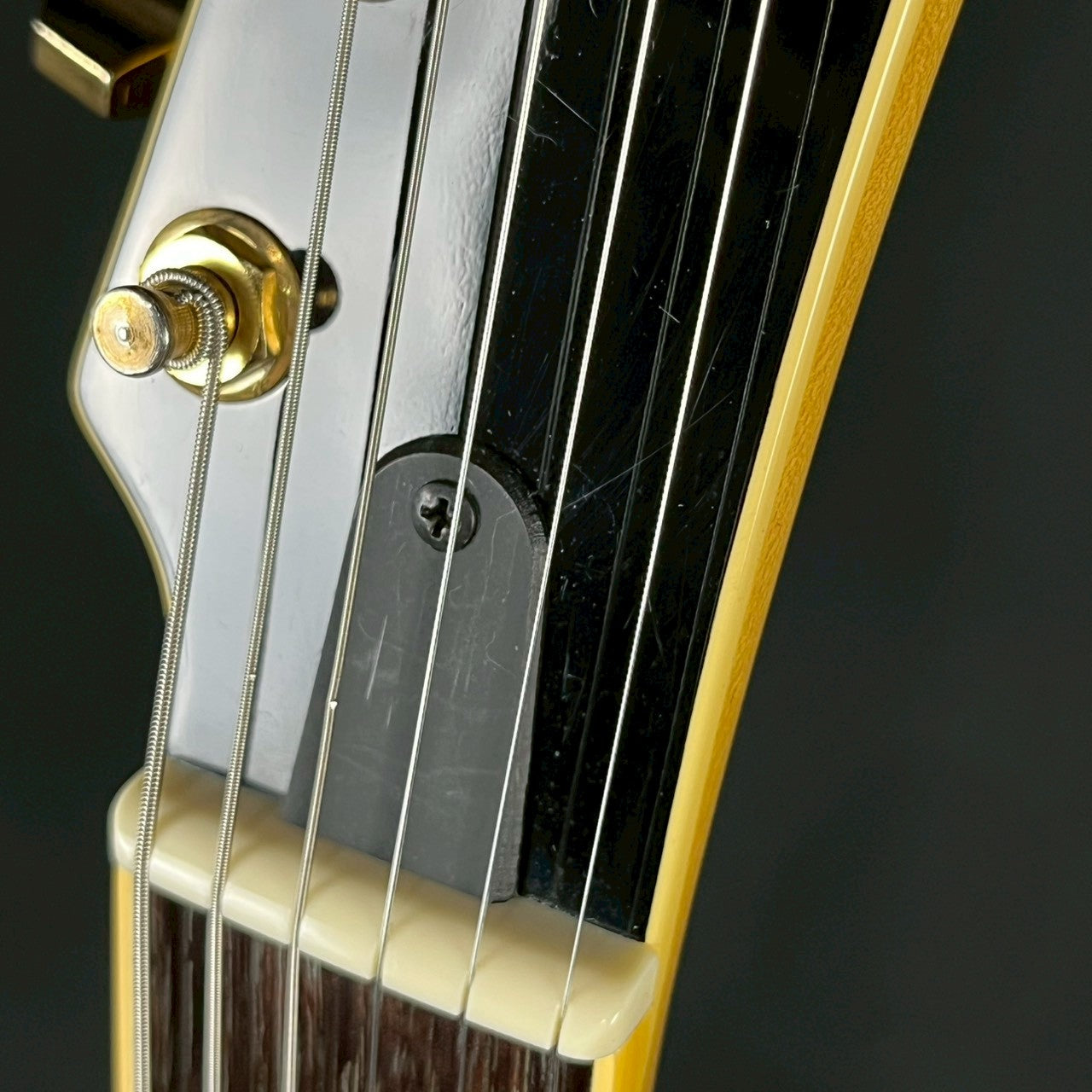 YAMAHA SGV700 Sunburst
