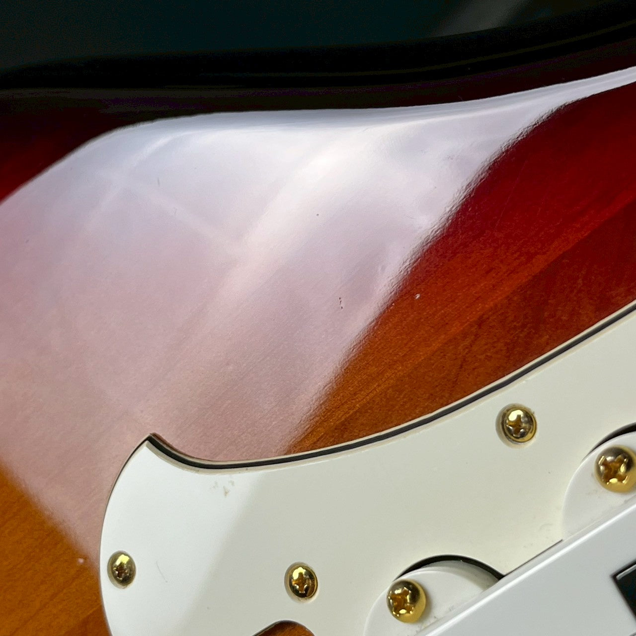 YAMAHA SGV700 Sunburst