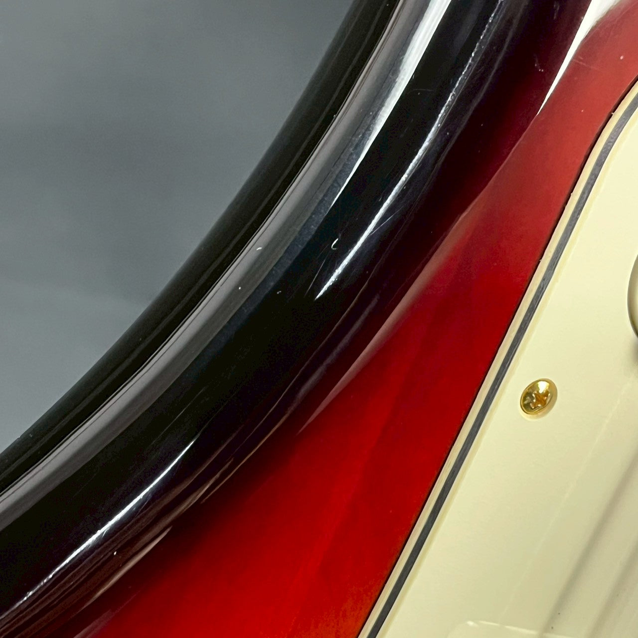 YAMAHA SGV700 Sunburst