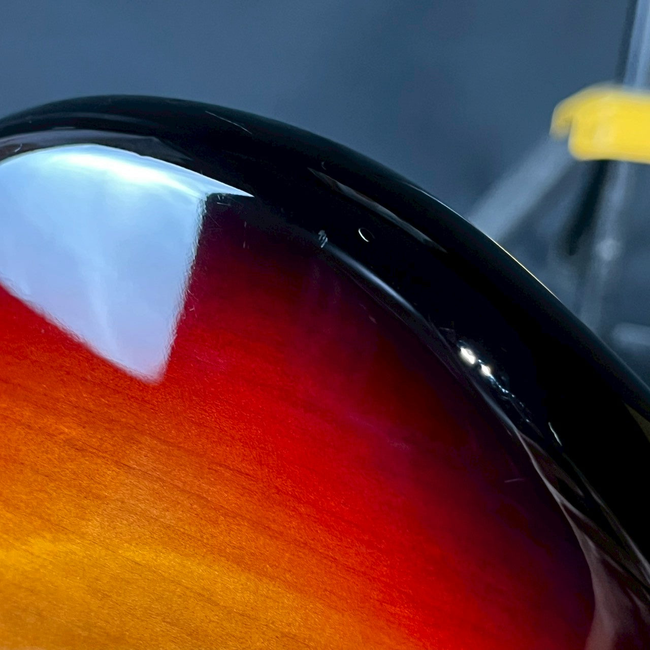 YAMAHA SGV700 Sunburst