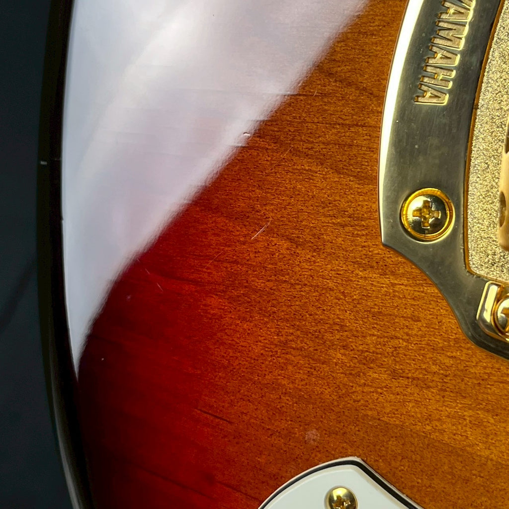 YAMAHA SGV700 Sunburst