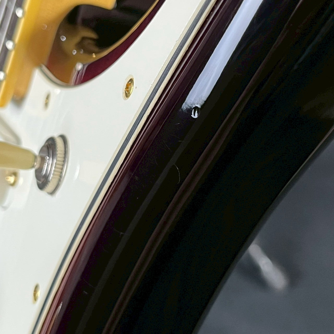 YAMAHA SGV700 Sunburst