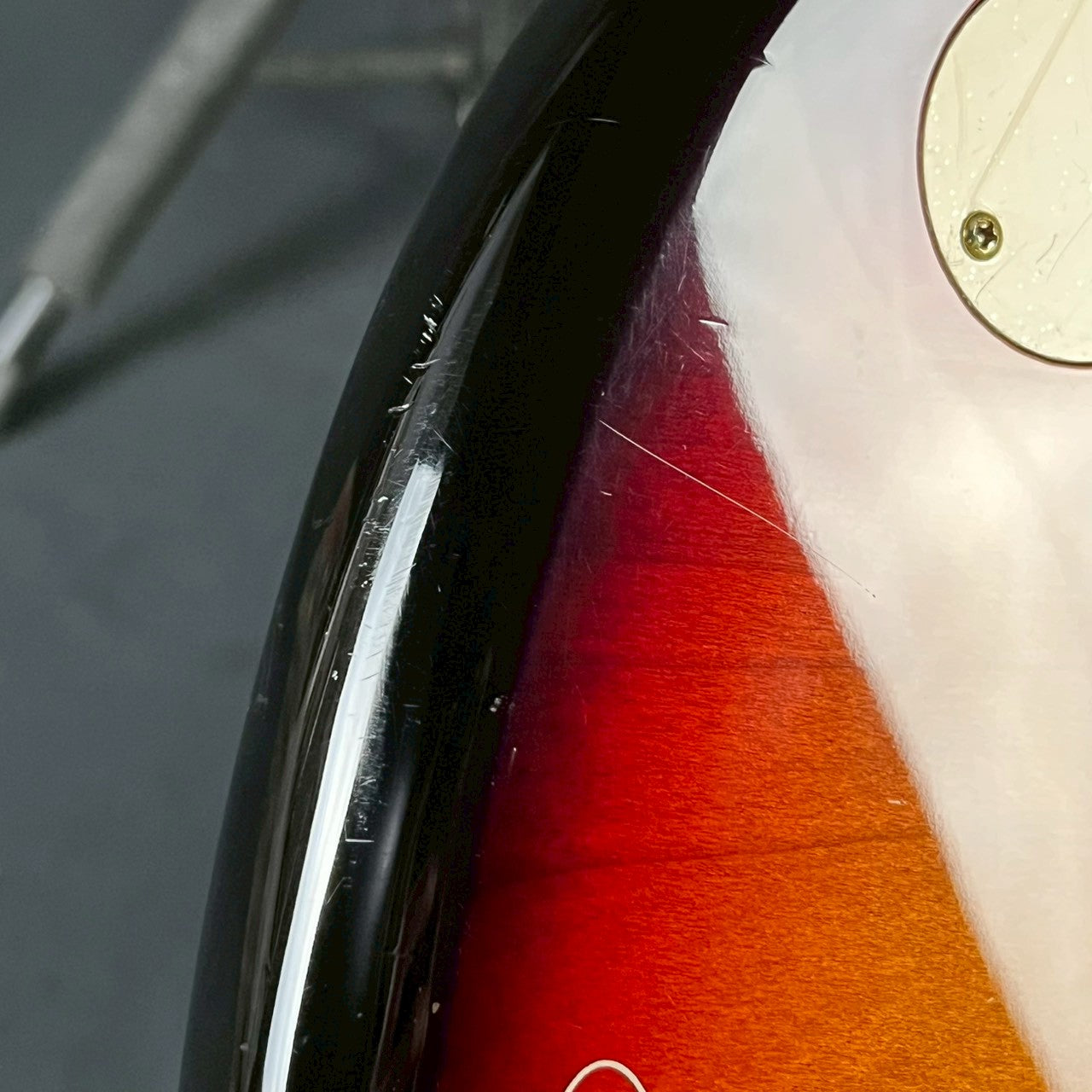 YAMAHA SGV700 Sunburst
