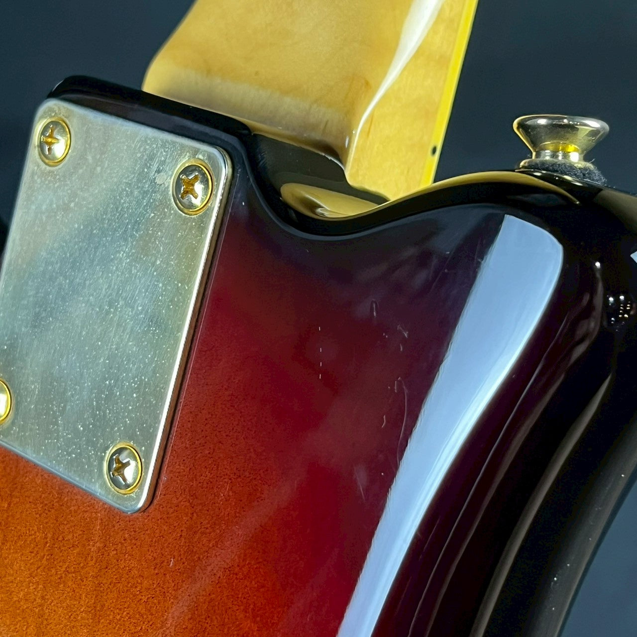 YAMAHA SGV700 Sunburst