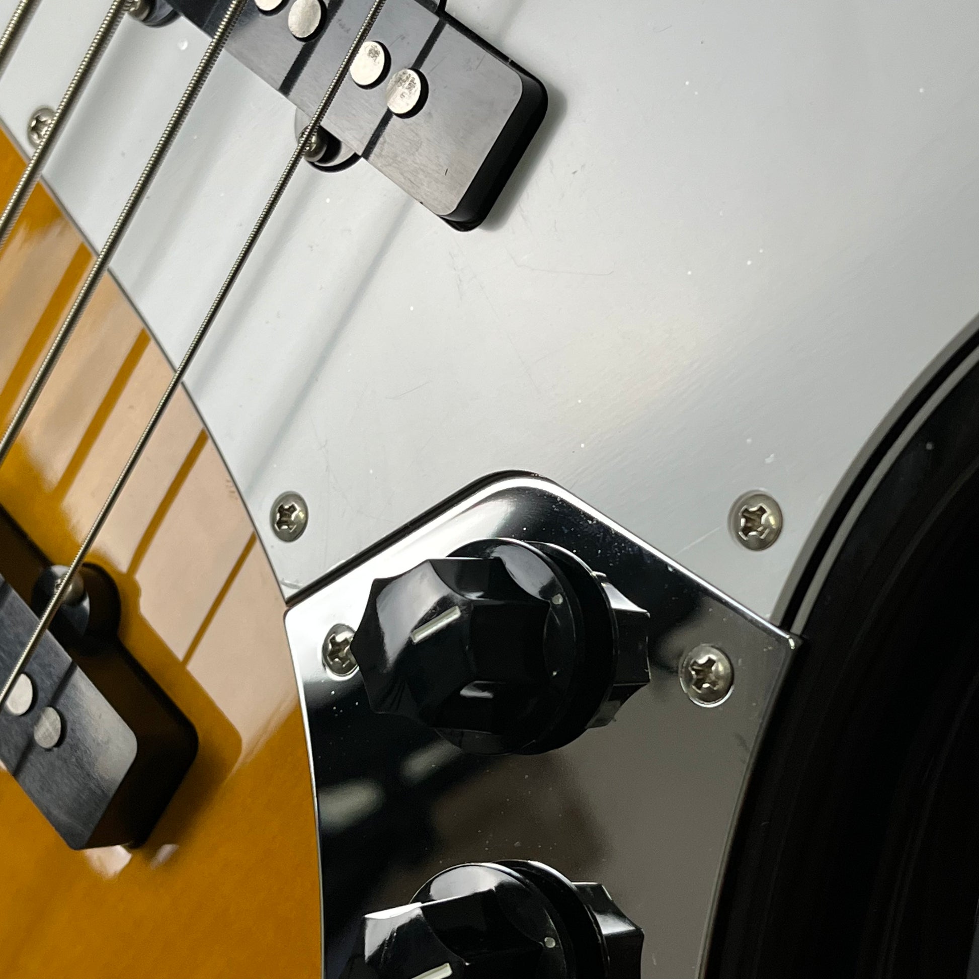 FGN Japan J-Standard Jazz Bass