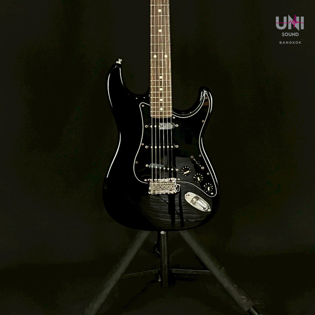 HISTORY Japan CZ Series Stratocaster - UN-32-3346