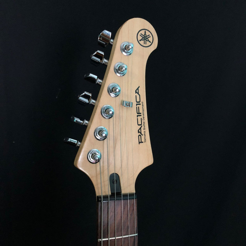 YAMAHA Pacifica 112V Raspberry Red