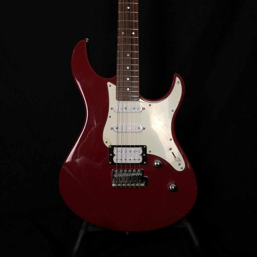 YAMAHA Pacifica 112V Raspberry Red