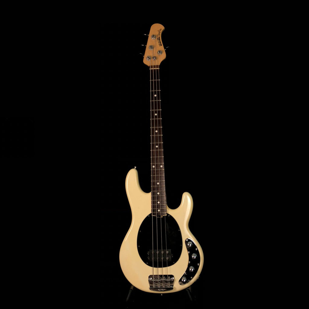ERNiE BALL MUSICMAN StingRay 4