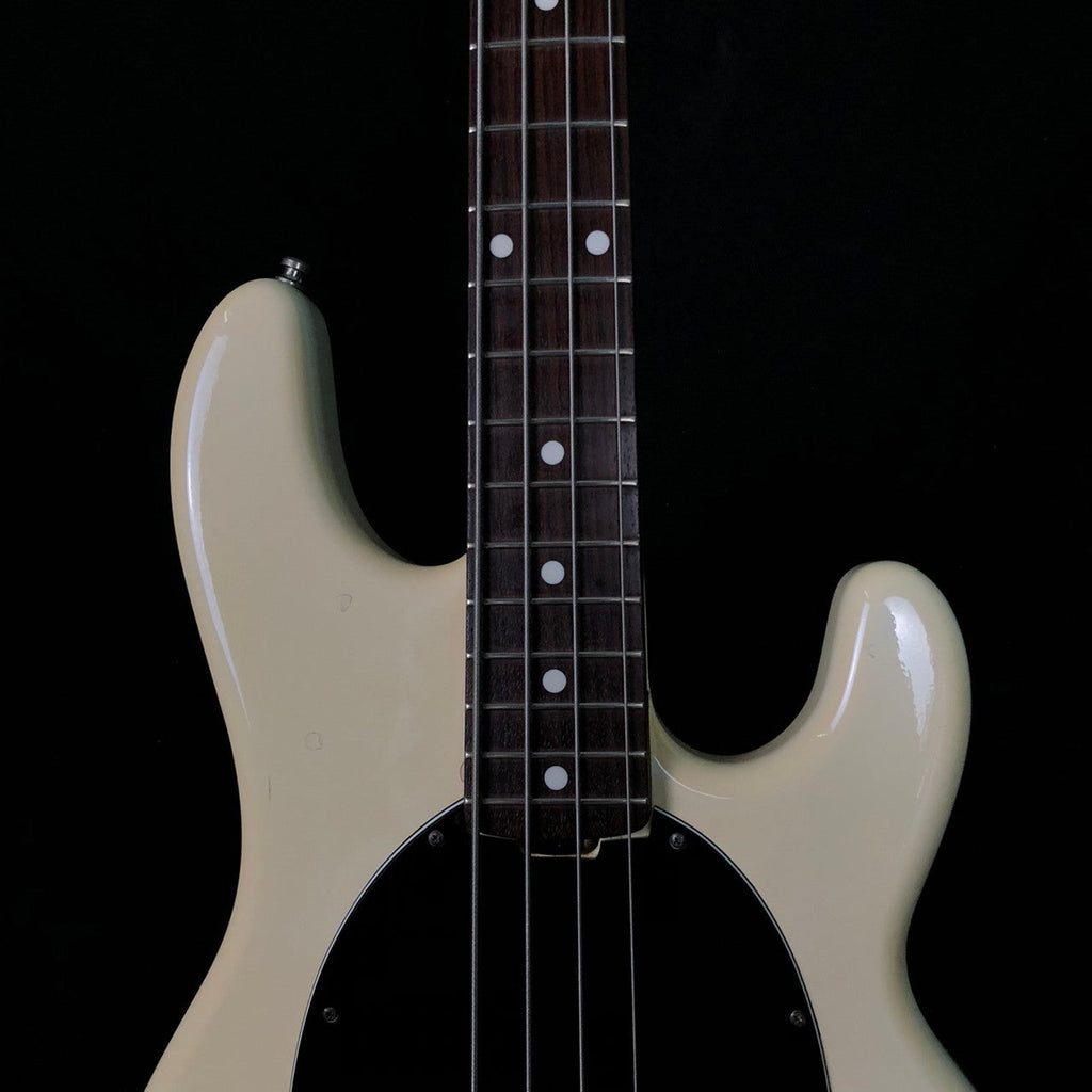 ERNiE BALL MUSICMAN StingRay 4